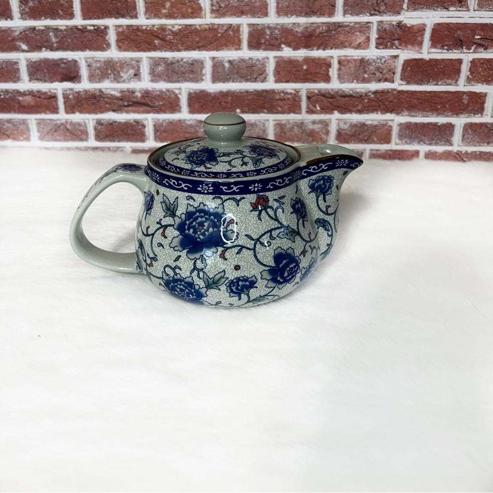 Vintage Oriental Mini Tea Pot